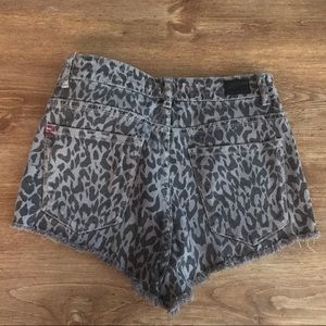 Booty high waisted leopard shorts